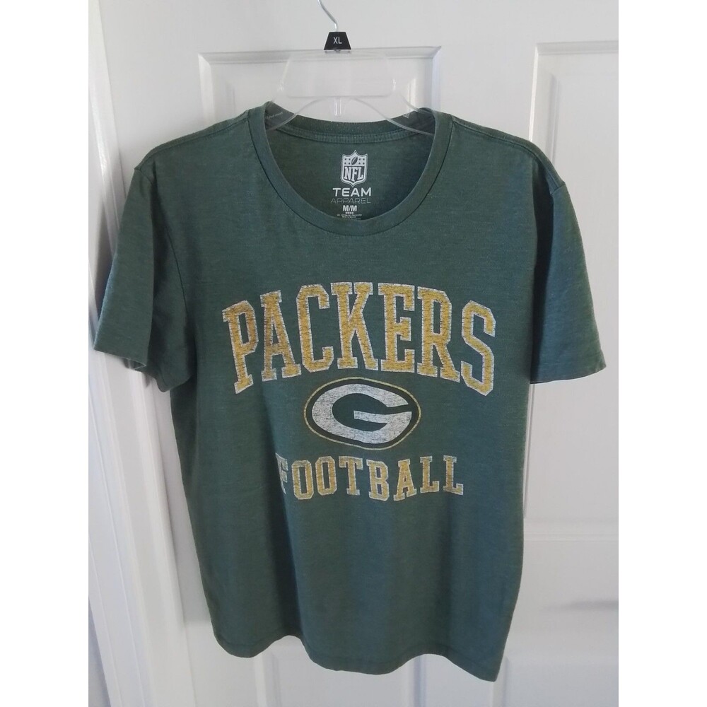 MEN'S GREEN BAY PACKER GREEN TSHIRT . SIZE MEDIUM